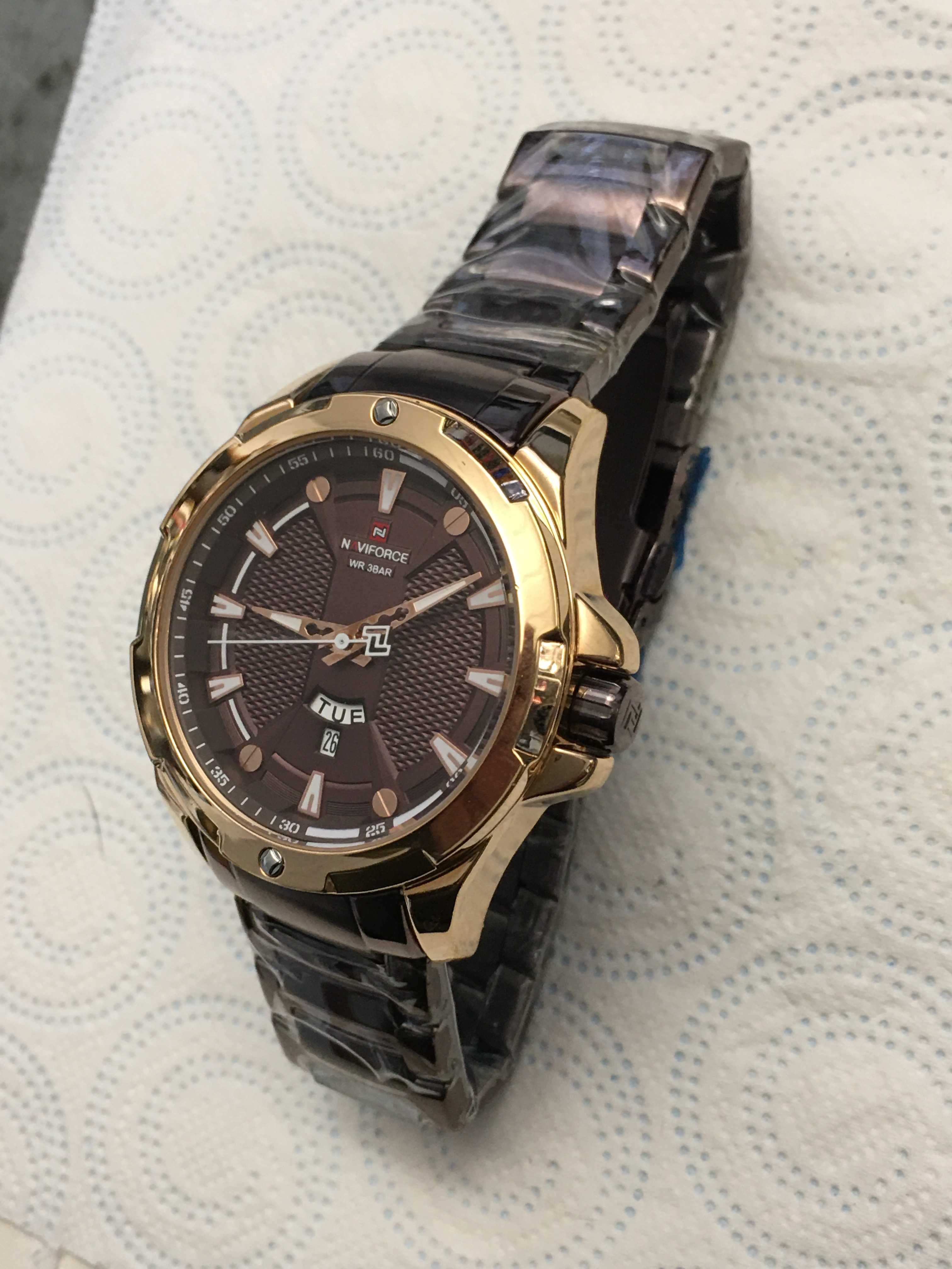 Męski zegarek NAVIFORCE DayDate WR3BAR w foliach 45mm