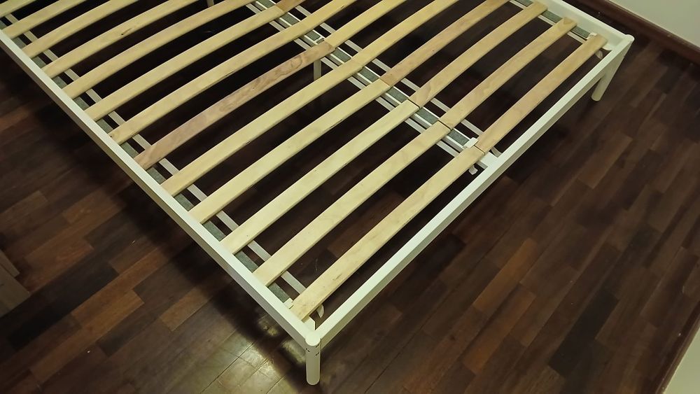Cama casal + colchão IKEA