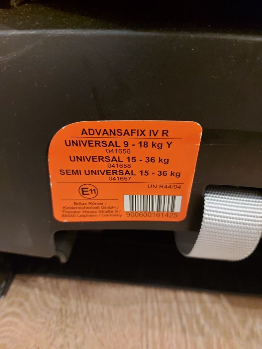 Fotelik samochodowy Britax Römer Advansafix IV R