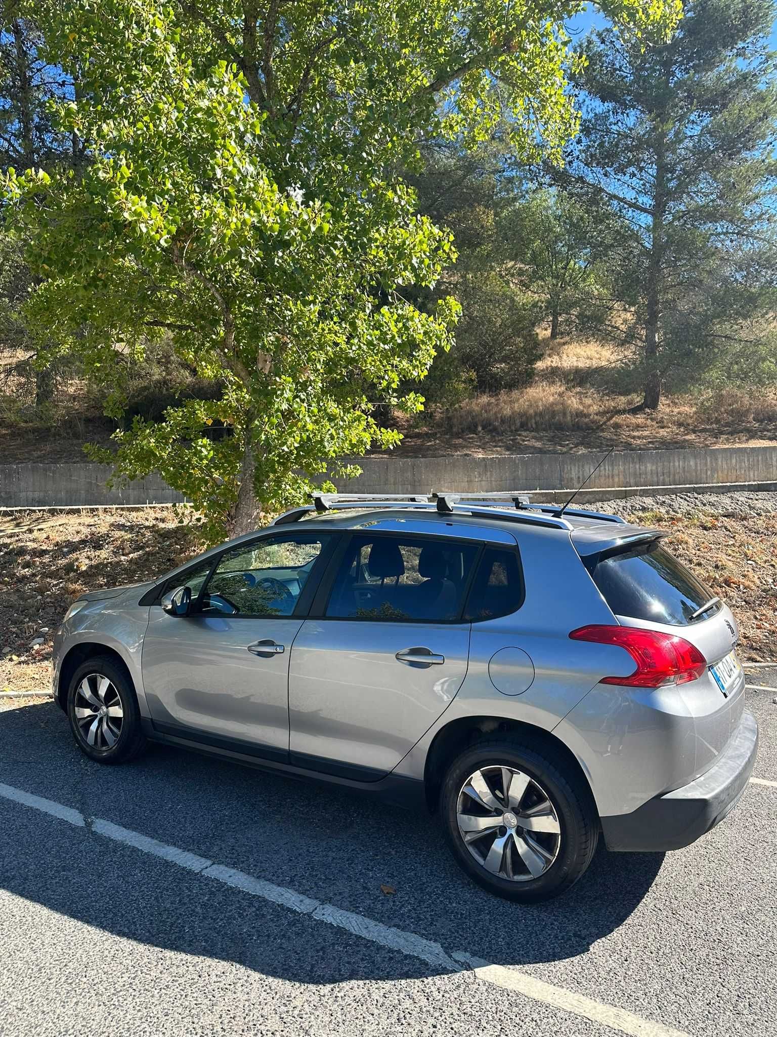 Vende-se Peugeot 2008 1.4 HDI 2015, em excelente estado