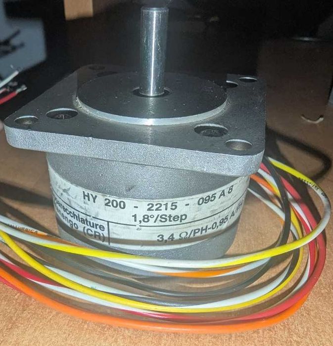 Кроковий двигун MAE / AMETEK HY200-2215-095A, NEMA23, 1.8°, 8 виводів