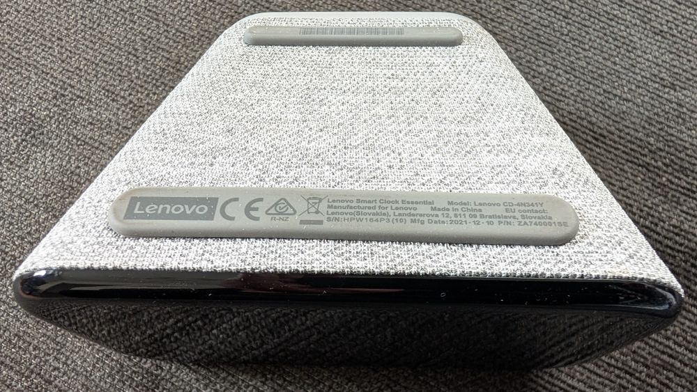 Lenovo Smart Clock Essential - Smart Speaker with Google Assistant!