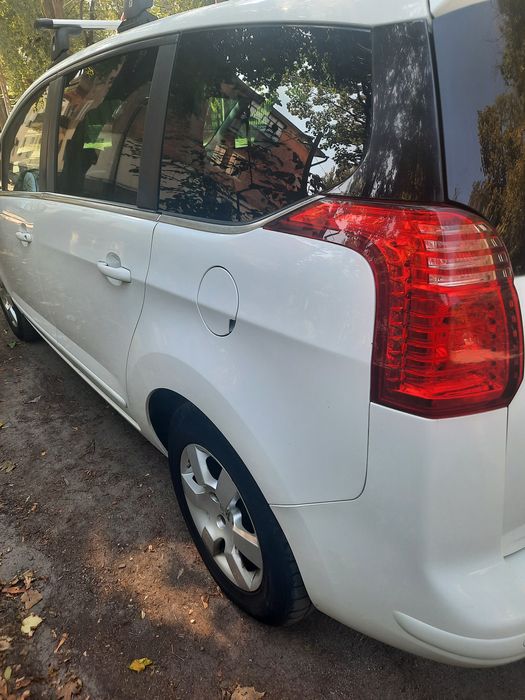 Продам Peugeot 5008