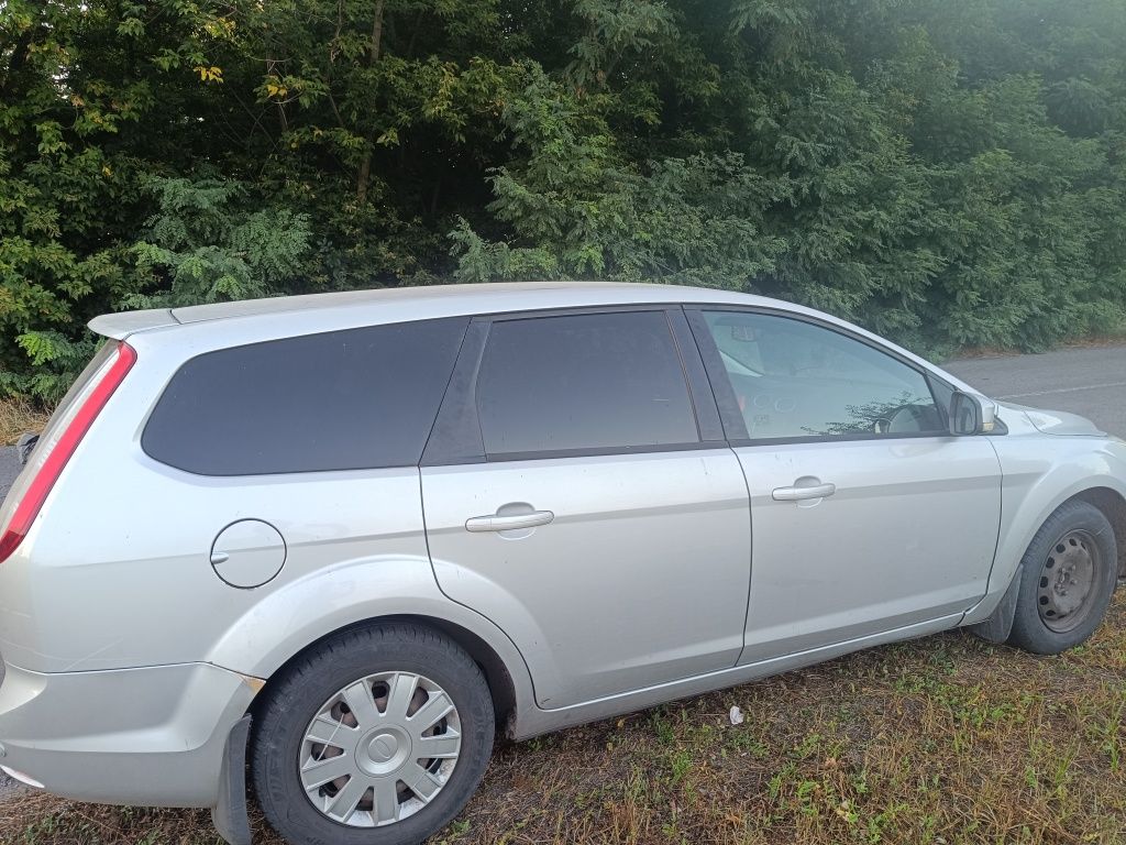 FORD FOCUS 2 restailing