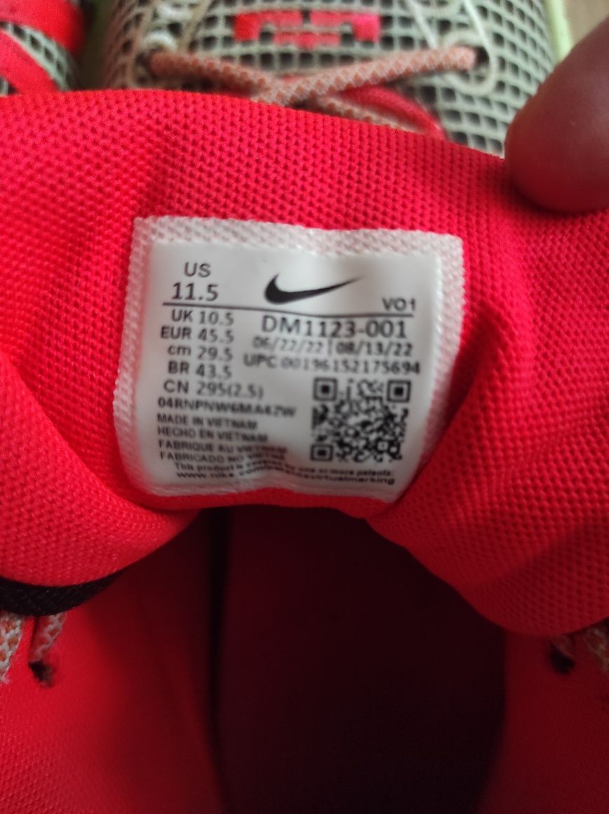 Кросівки Nike Lebron Witness 7 45.5 размер