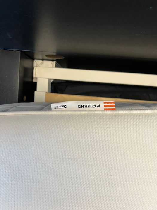 Cama Malm IKEA com arrumação