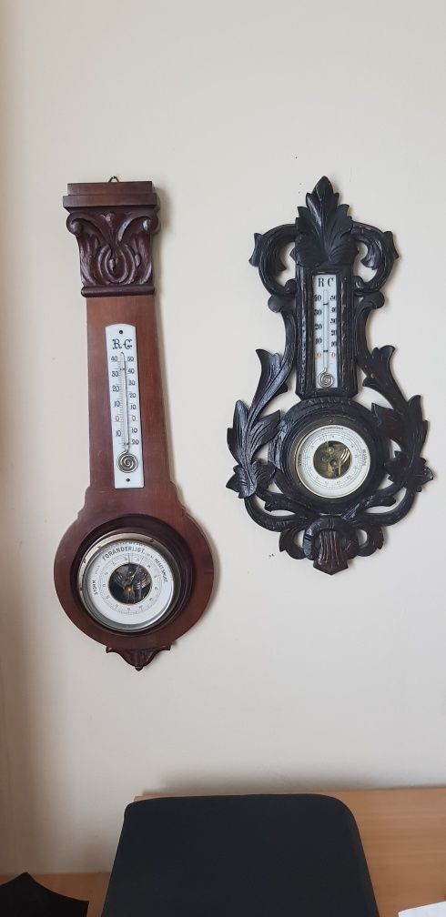Barometr z termometrem rzeźbiony drewno