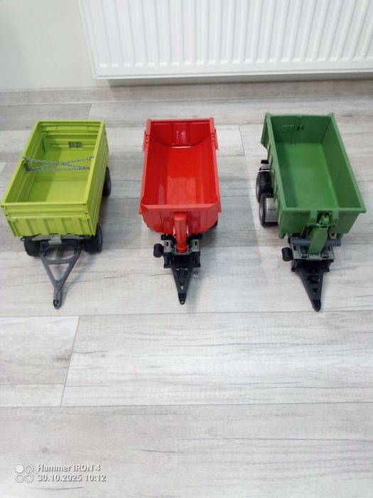 Bruder przyczepy zabawki sprawne były również używane na dworze