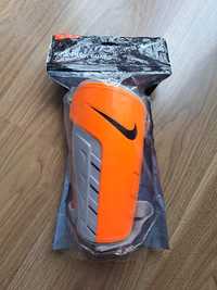 Ochraniacze piłkarskie Nike XL