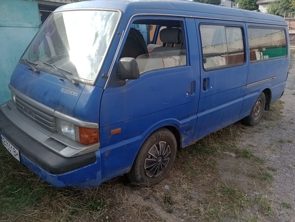 Mazda E2200 1997 р двигун R2