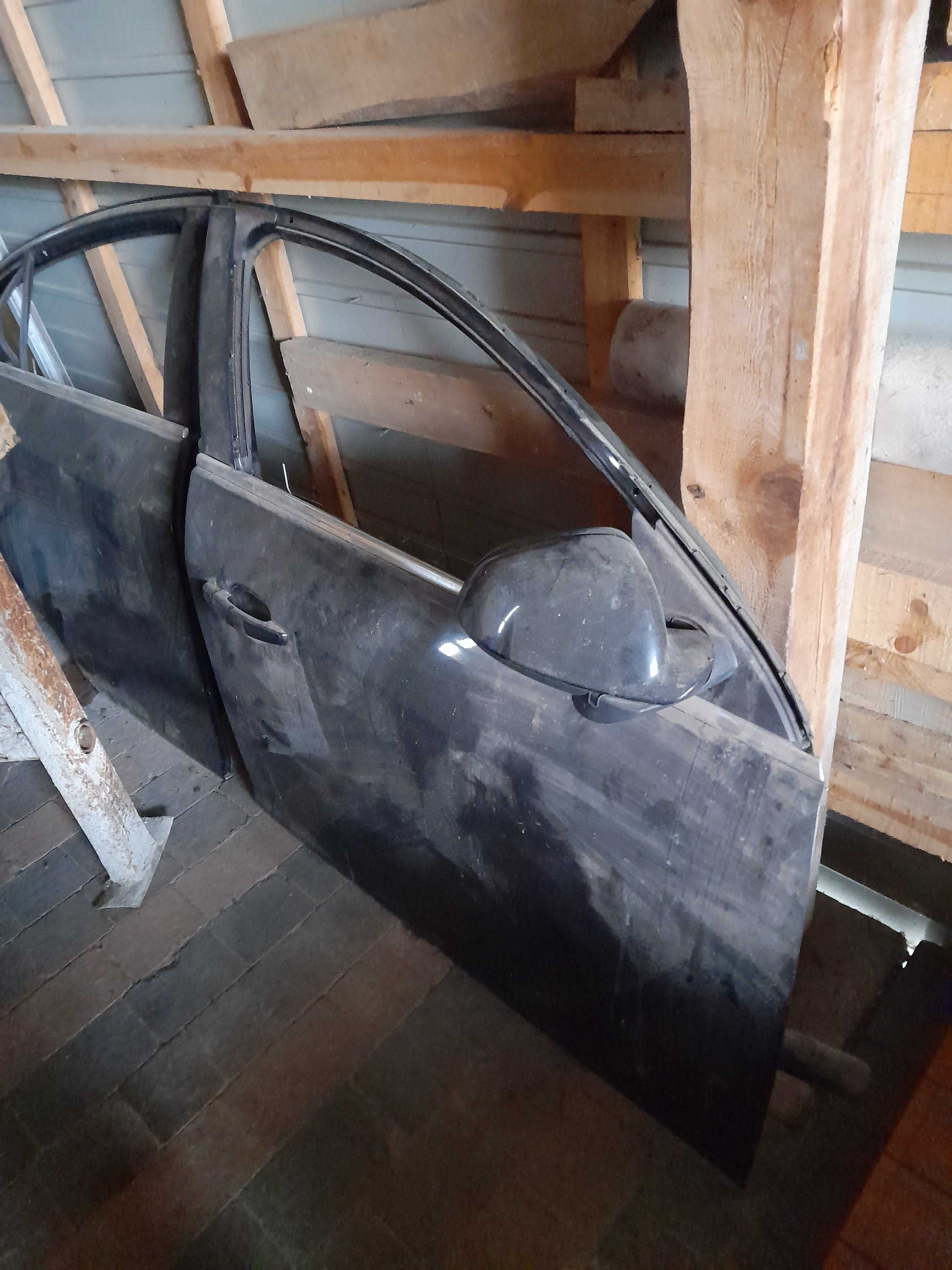Opel insignia drzwi bez szyb 3 sztuki kolor czarny