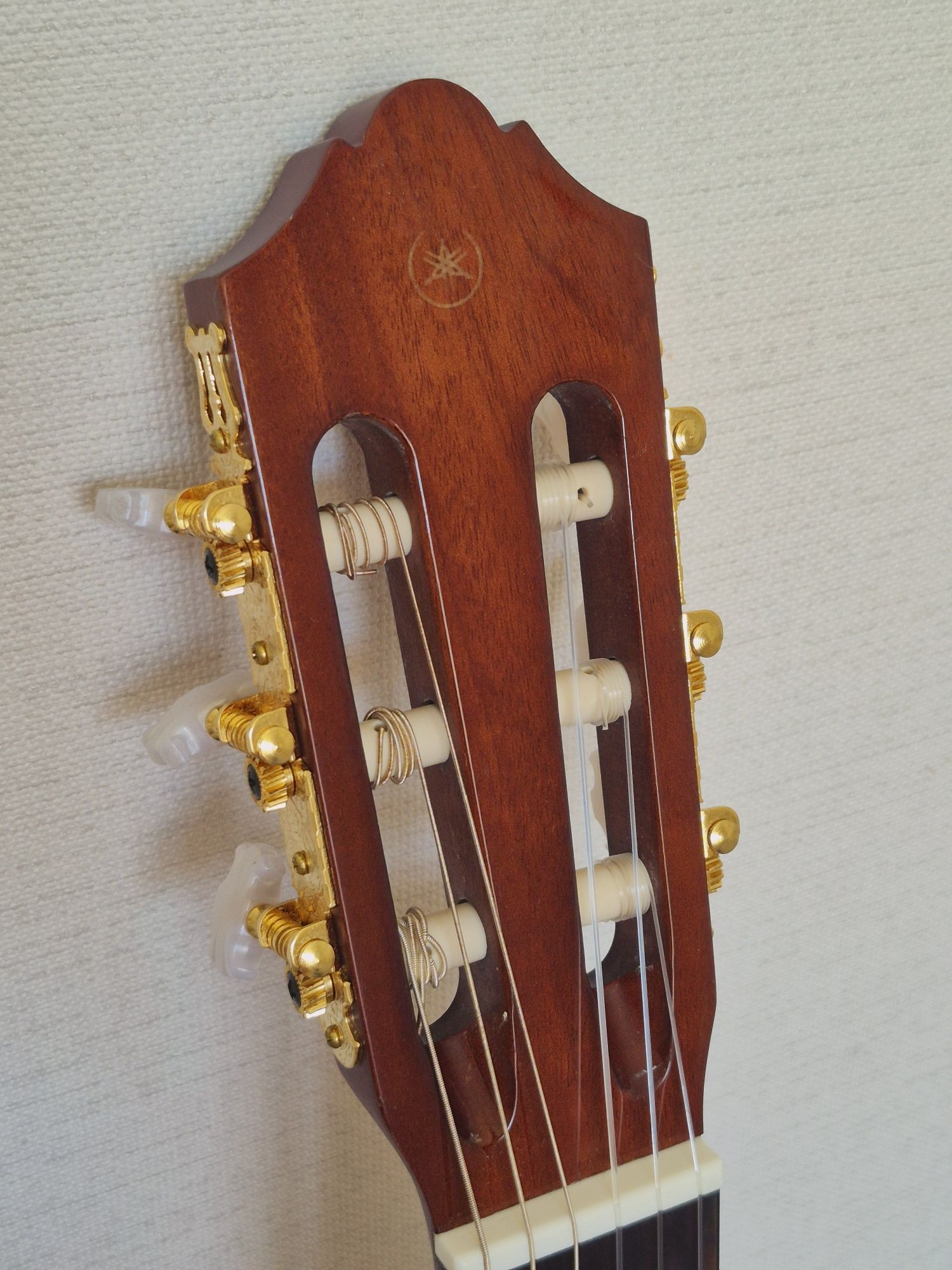 Класична гітара Yamaha C80.