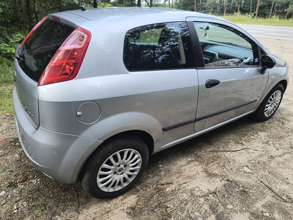 Super stan Punto 1.4 09r.