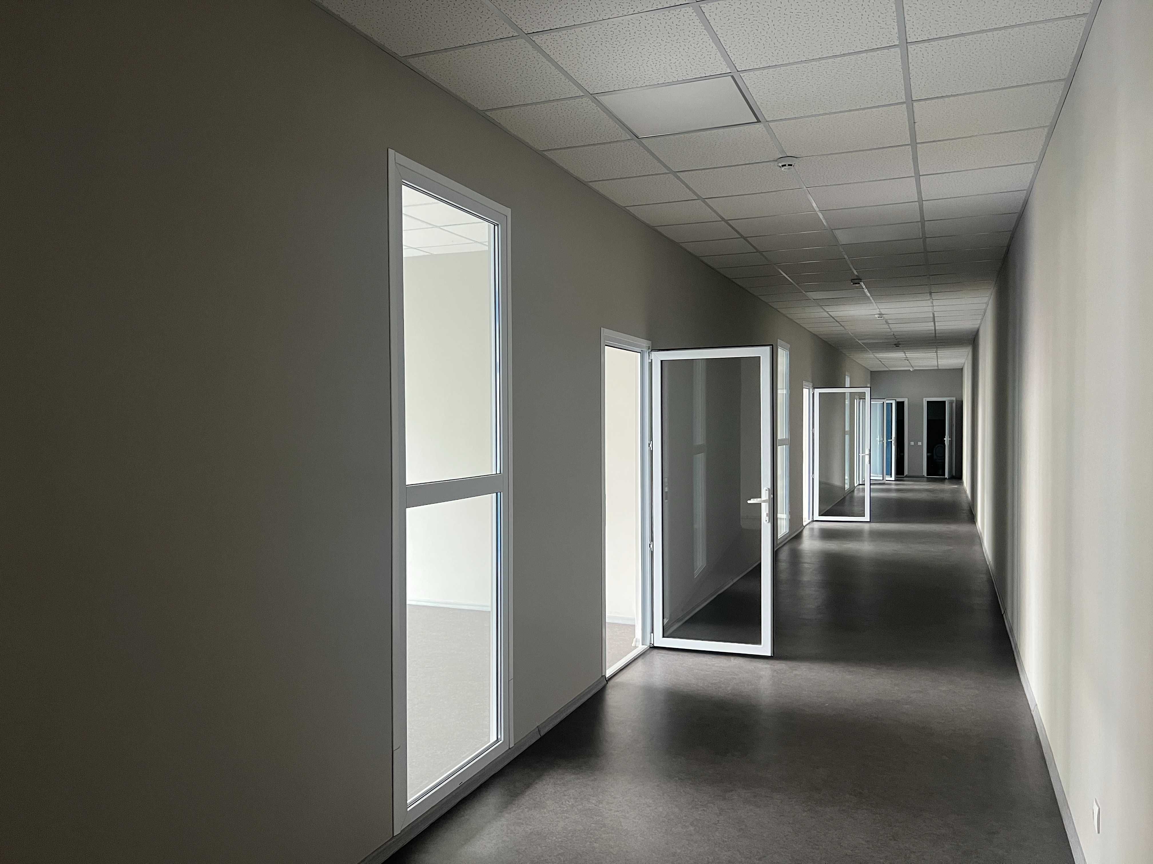 ОСБ 1260 м², Крюківщина – 4 поверхи, парковка, своя територія