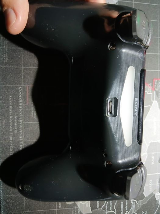 Продам джойстик на приставку ps4