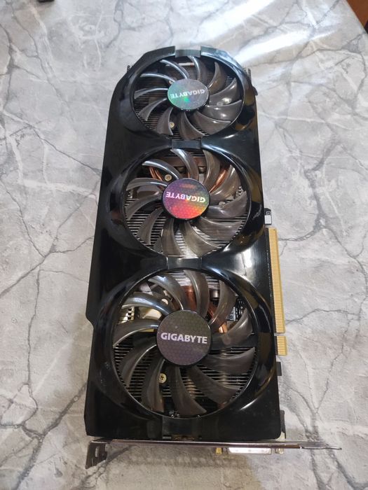 AMD Radeon R9 280X 3GB