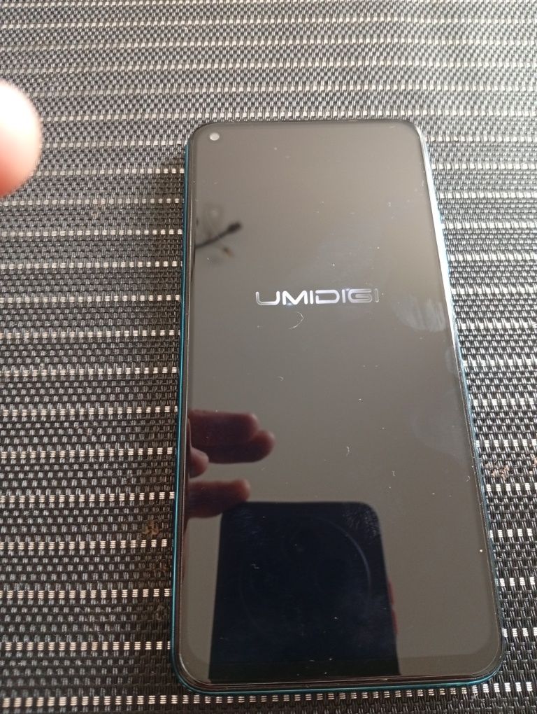 Продам смартфон UMIDIGI F2