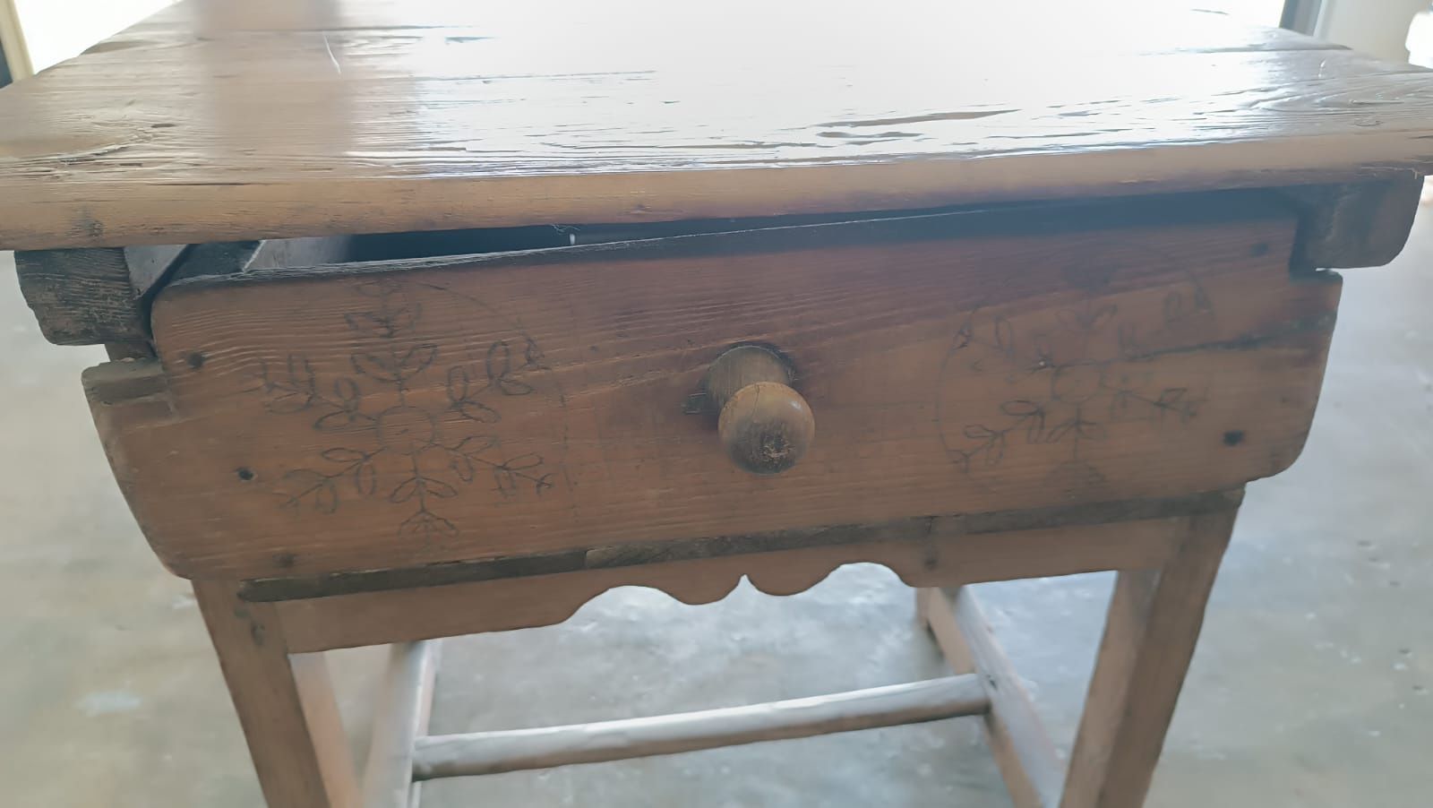 Móvel antigo para restauro