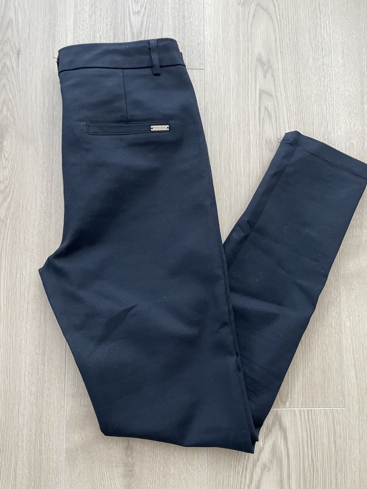 Czarne eleganckie materialowe spodnie S fresia
