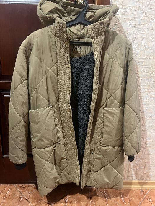 Куртка Zara навдягали пару разів в луже хорошому стані