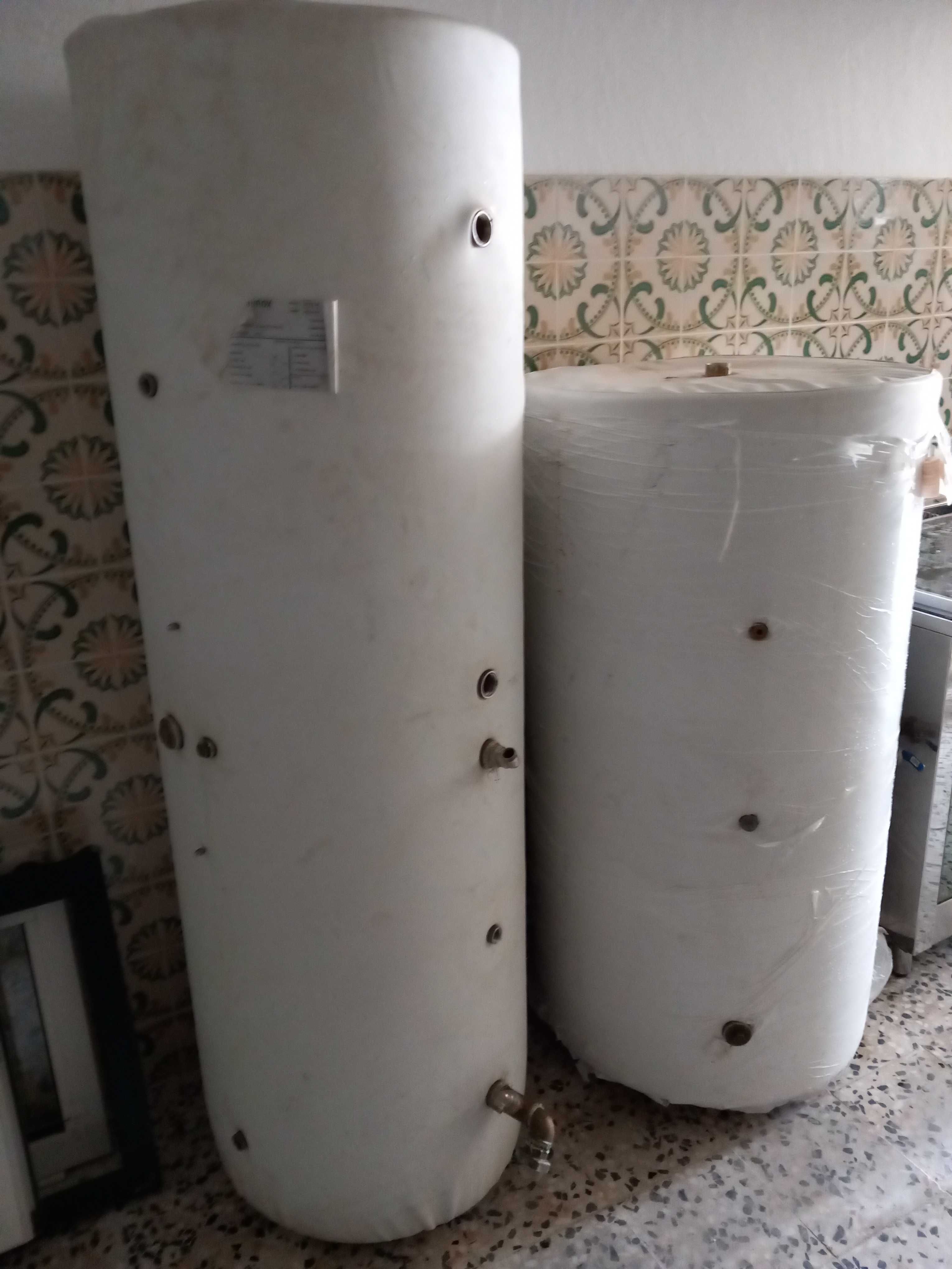 Acumulador de água quente