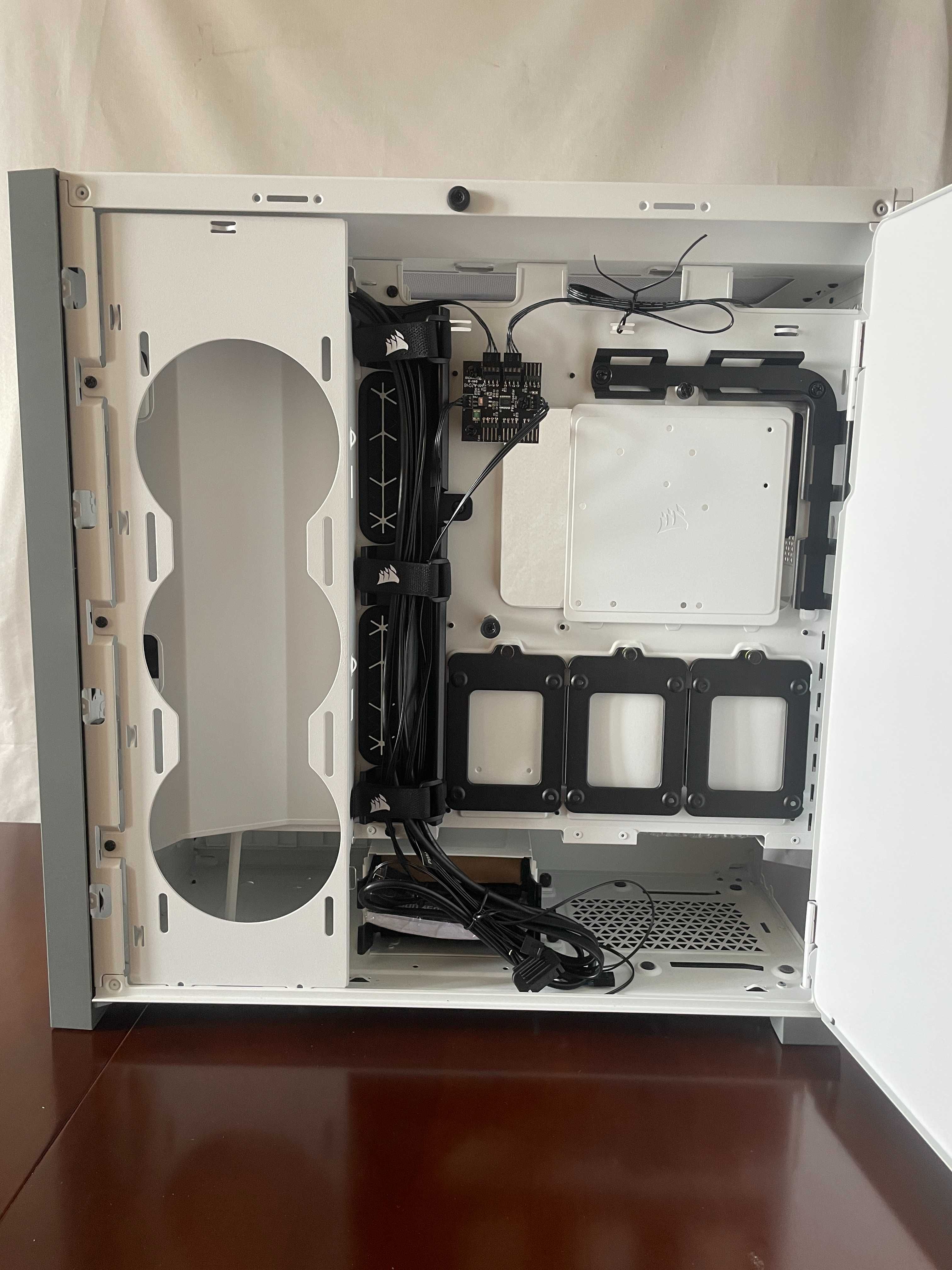 Корпус для пк Corsair 5000D Tempered Glass