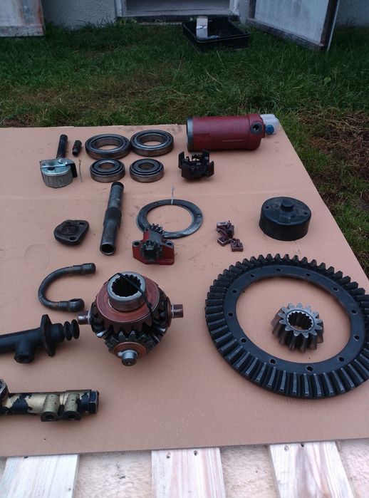 Sprzedam części do c360. Mechanizm różnicowy, części podnośnika