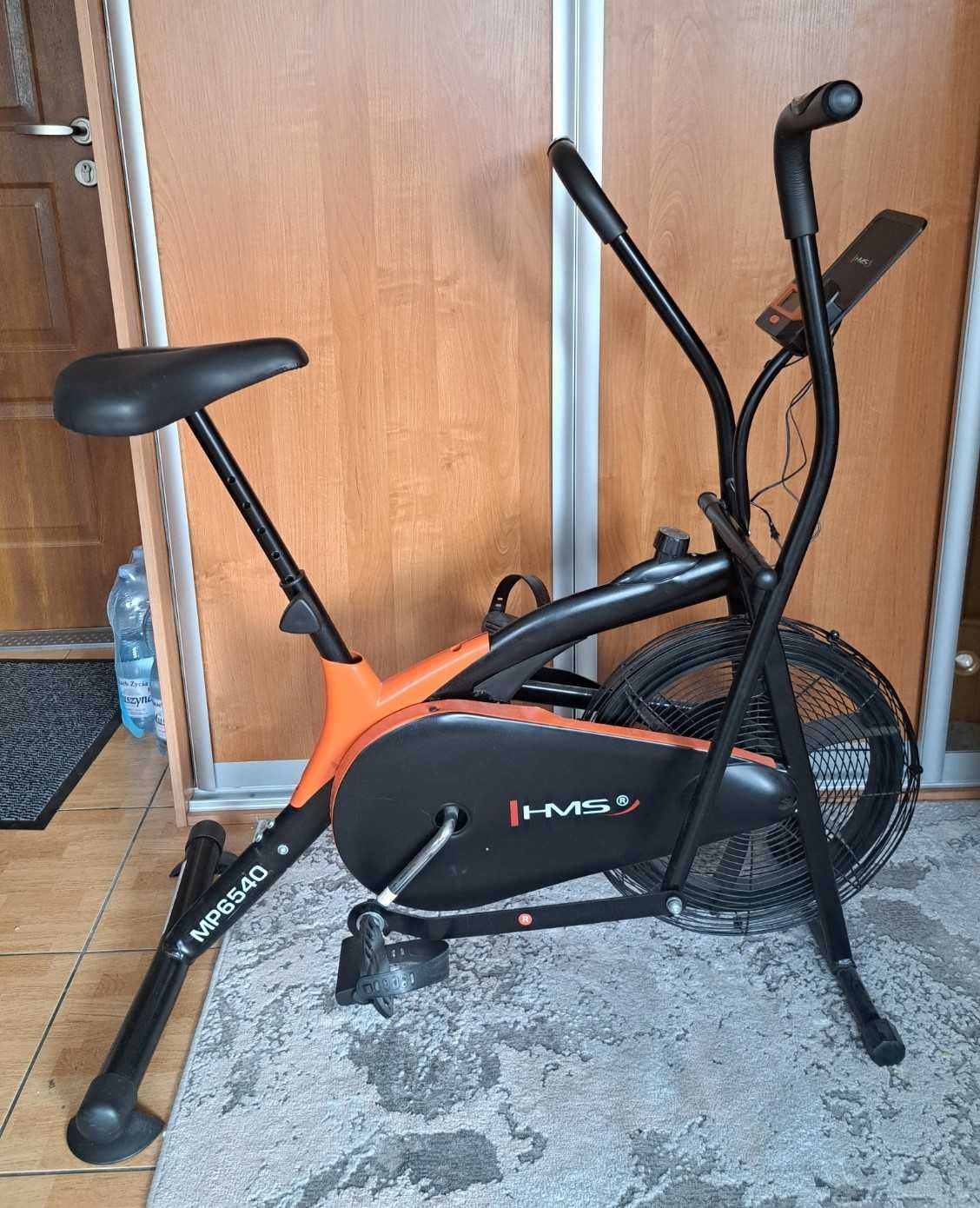 Rower stacjonarny powietrzny firmy HMS.
Model MP6540.