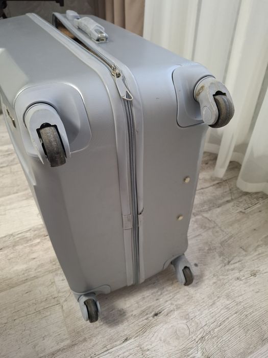 Велика валіза фирма SUKESI