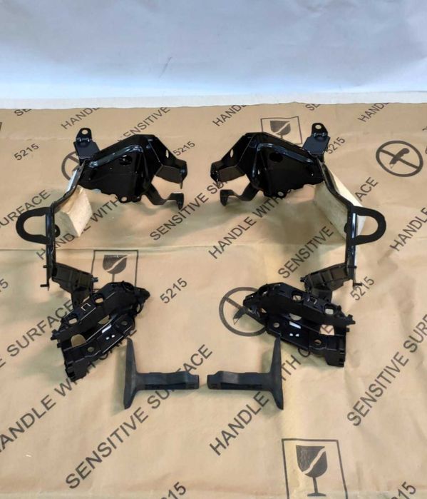 Audi Q8 Направляючі бампера Кронштейн крила Кріплення крила Ауді Ку8.