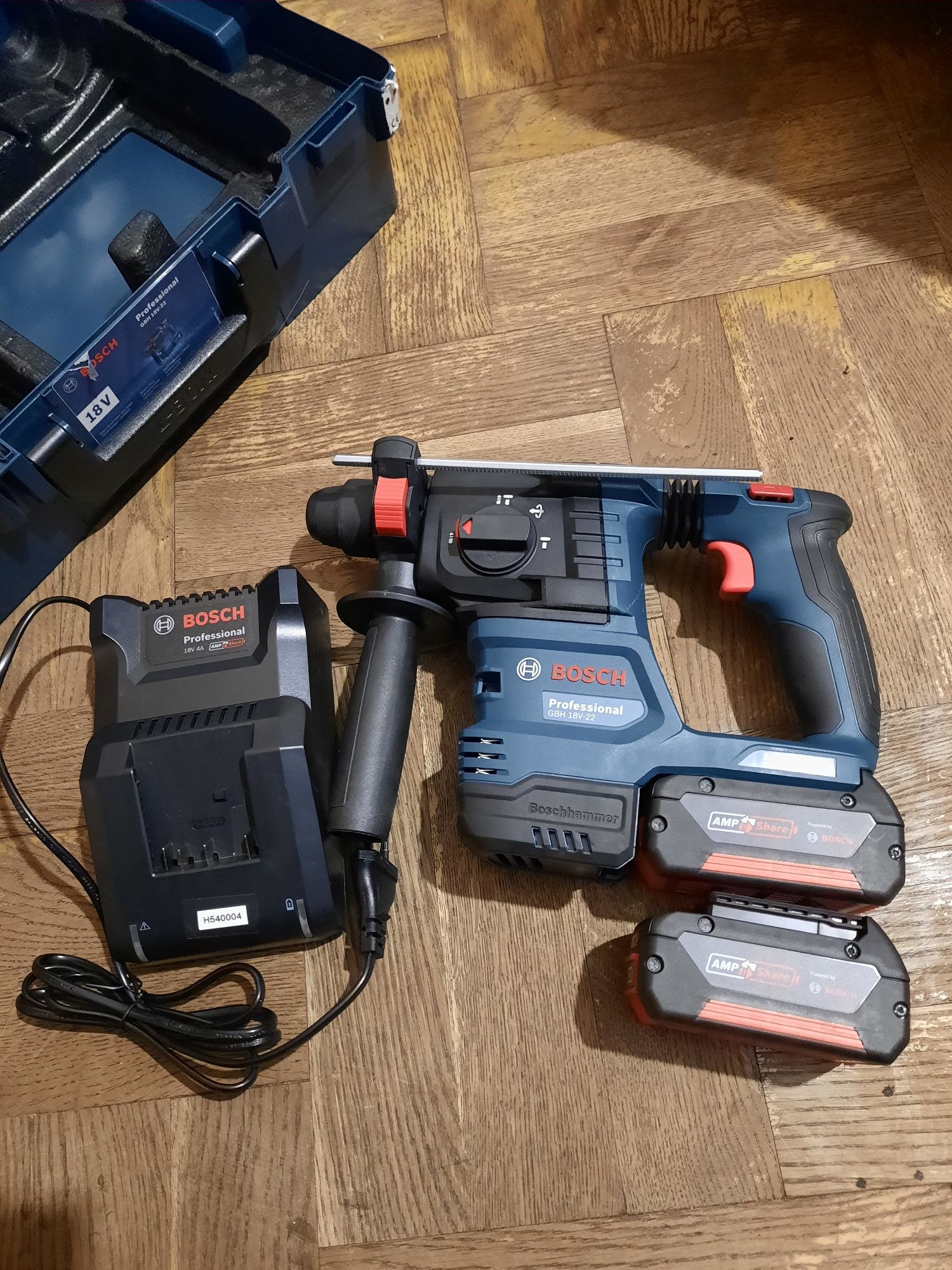 Як новий!!Безщітковий перфоратор Bosch GBH 18V-22+2акб+з/у+кейс