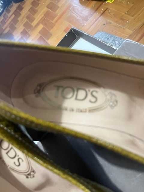 Sapatos TODS em bom estado