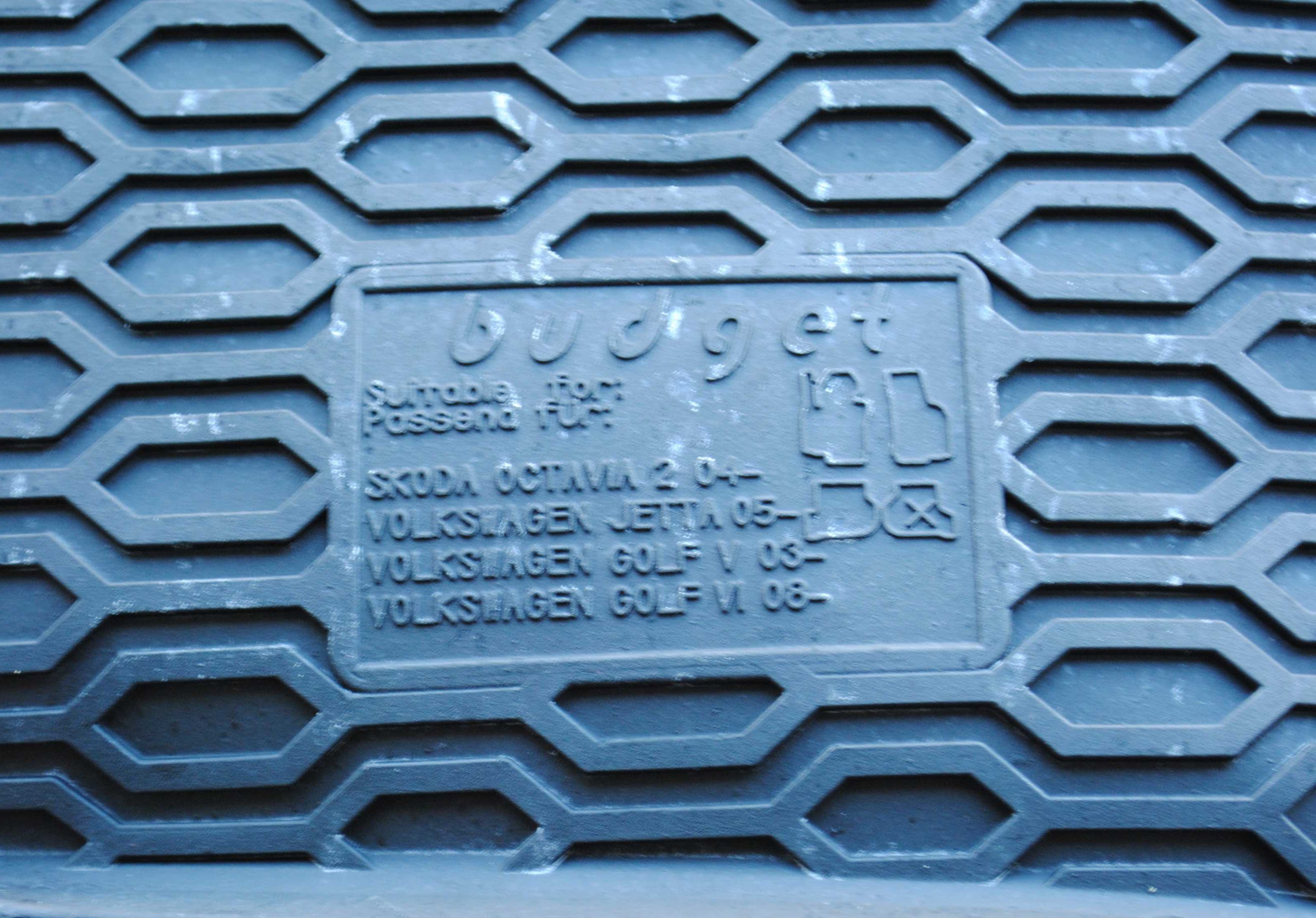 4 чорні гумові килимки Skoda Octavia 2 04-, VW Jetta, Golf