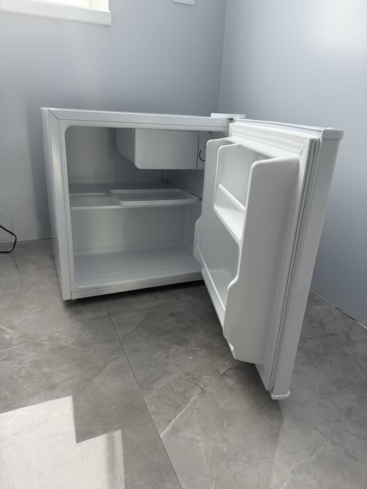 Холодильник Elenberg MR-48.