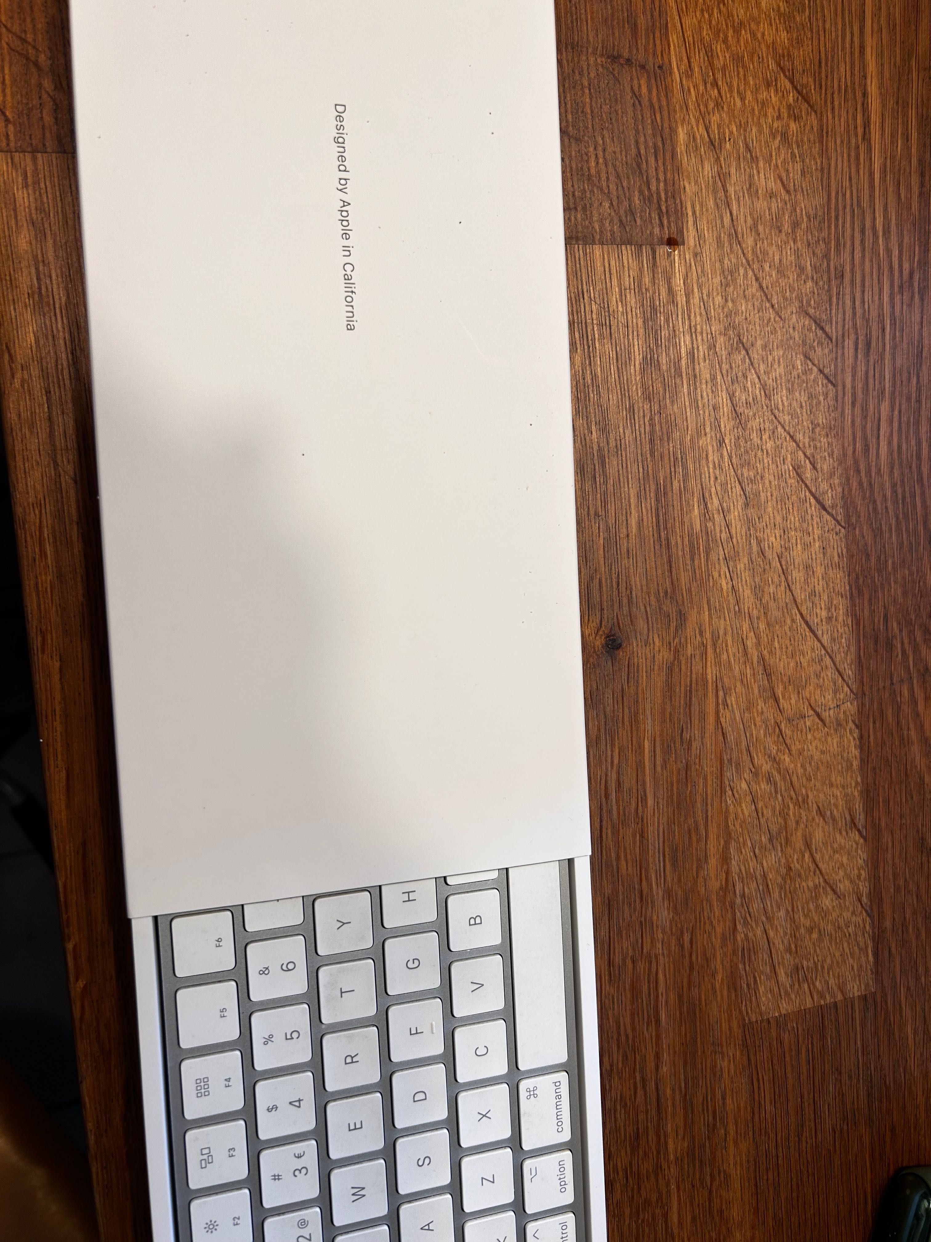Apple iMac 21.5” Modelo A1418 (comprado novo em 2020)