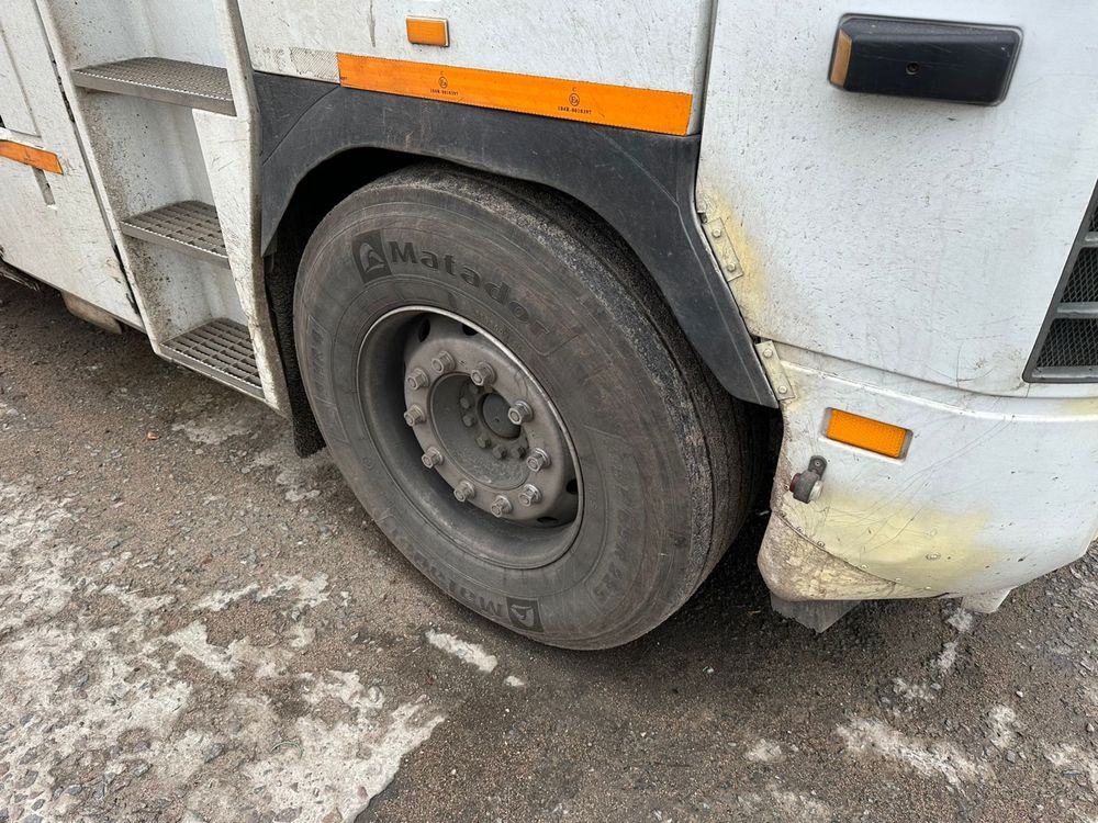 Продам или обменяю на л/а комплект  Renault Magnum бортовой