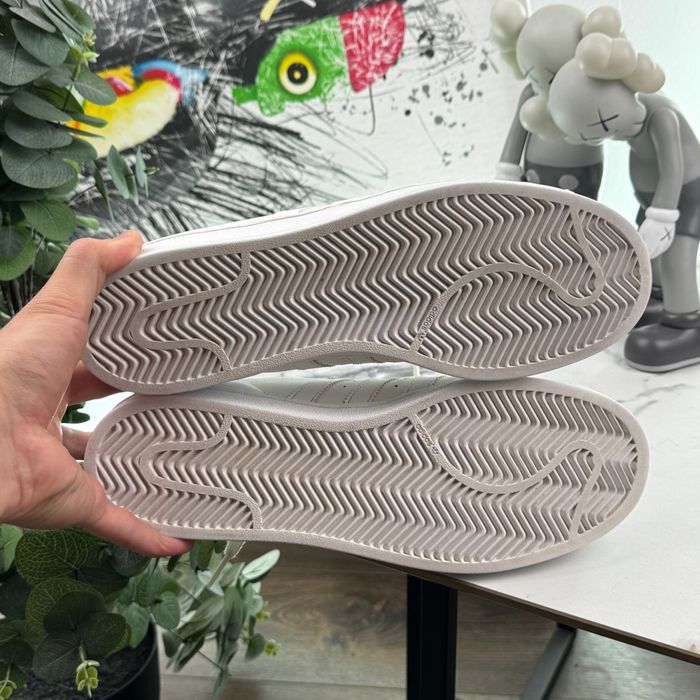 Кросівки шкіряні Adidas Superstar 44.5 розмір E1022