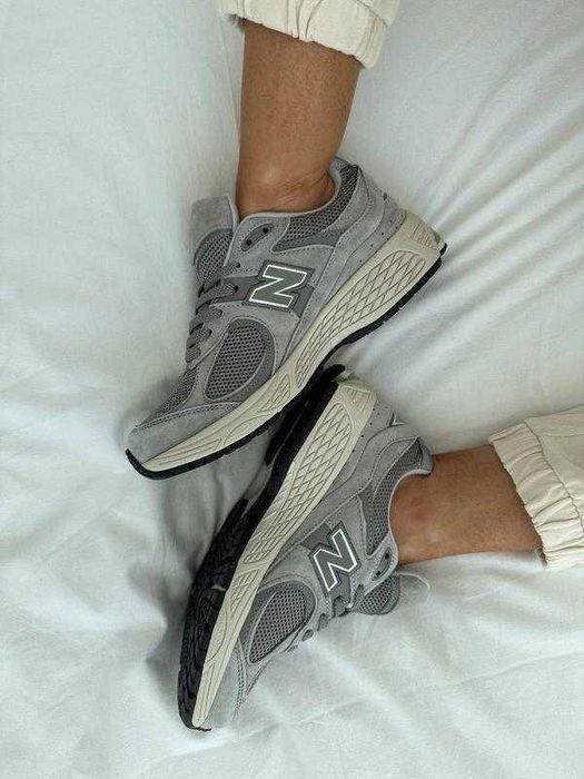 Кроссовки New Balance M2002R серые M2002RST кожа