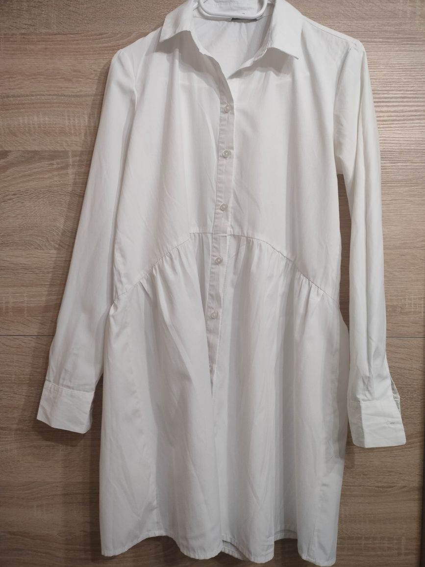 Biała sukienka koszulowa