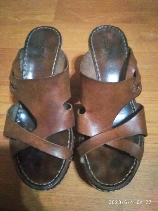 Жіночі шкіряні босоніжки від італійського бренду "Vera Pelle"