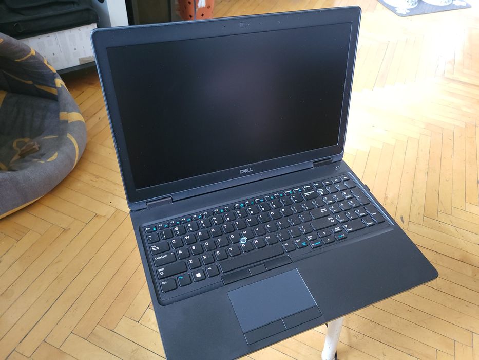 Dell 5590 Latitude 15,6 I7-7600 16/256GB