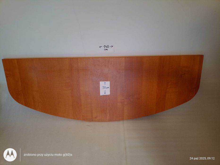 Półka drewniana.  .