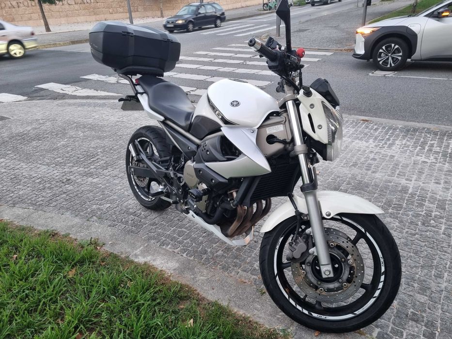 Yamaha XJ6 (Carta A2 - 35 kw - deslimitada) 2010