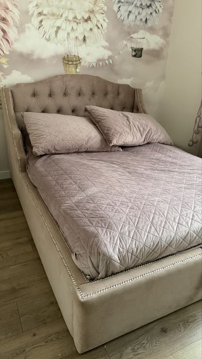 Ліжко дуже якісне, стильне та зручне