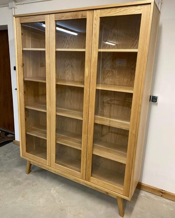 Biblioteczka lity dąb