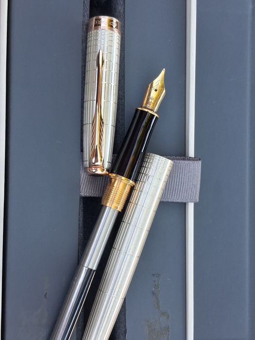 Caneta Parker Sonnet em prata