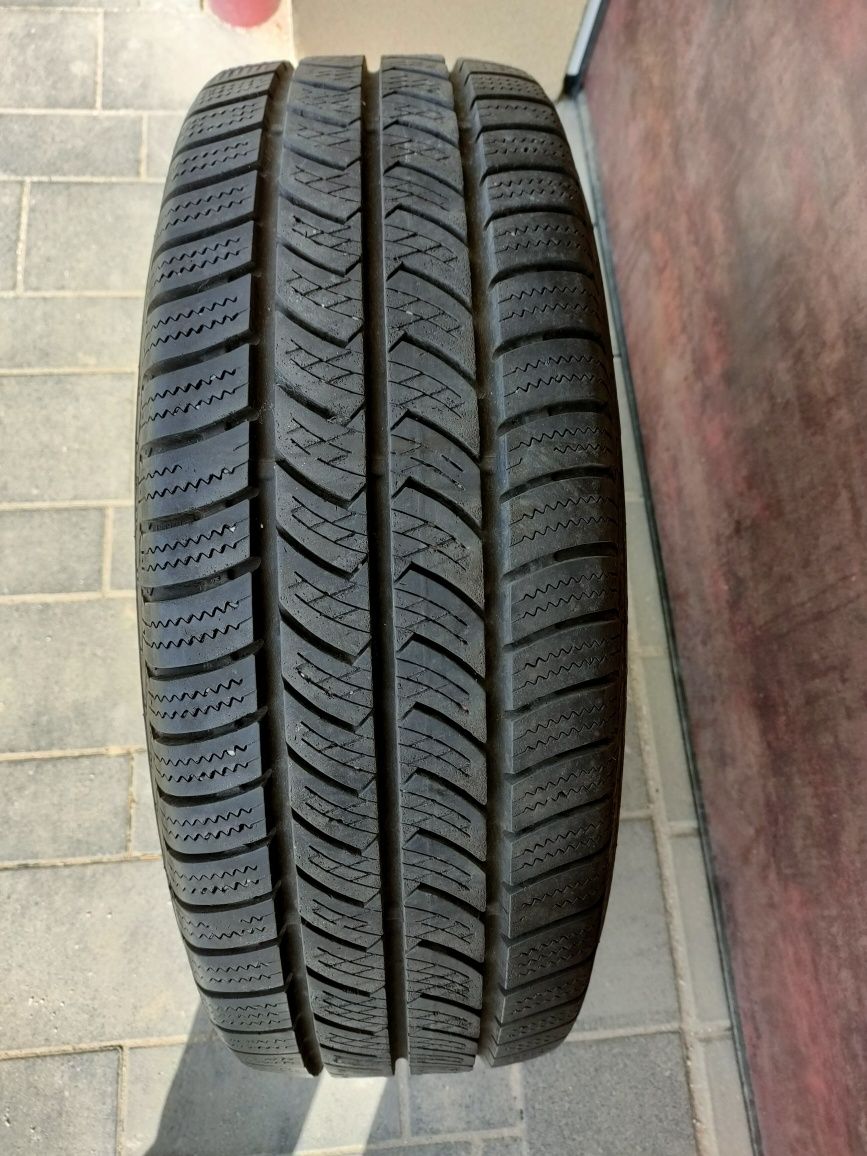 Opony 215/65R16C 109/107R Continental Vanco Winter 2