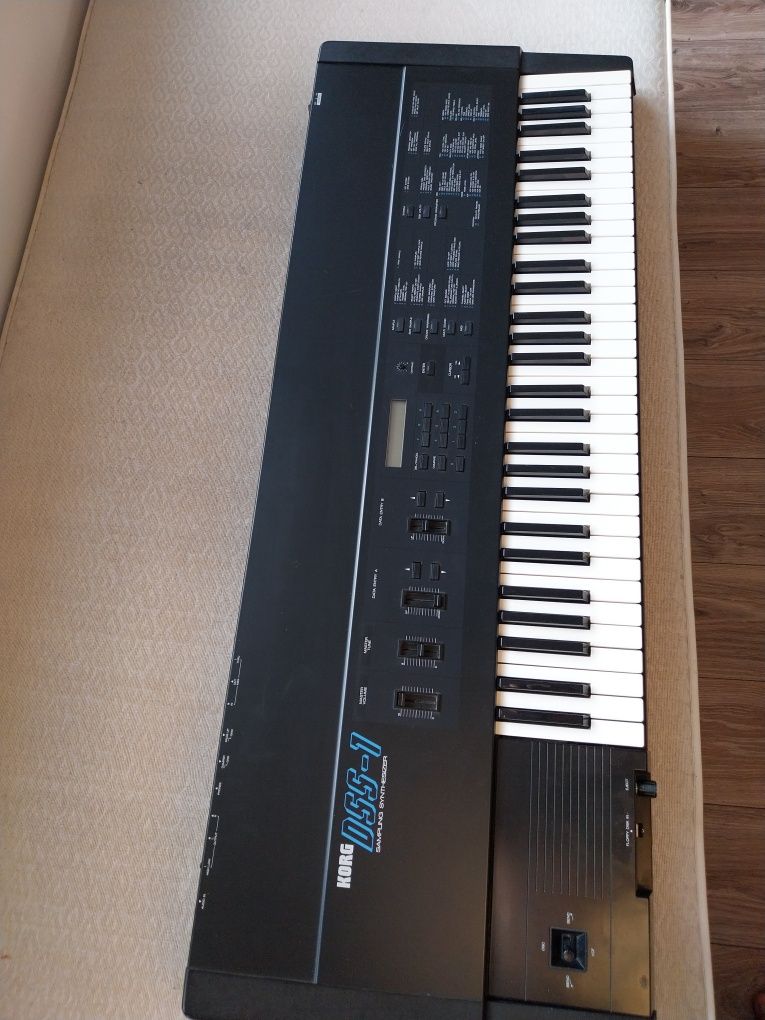 Korg DSS 1-sampler,syntezator