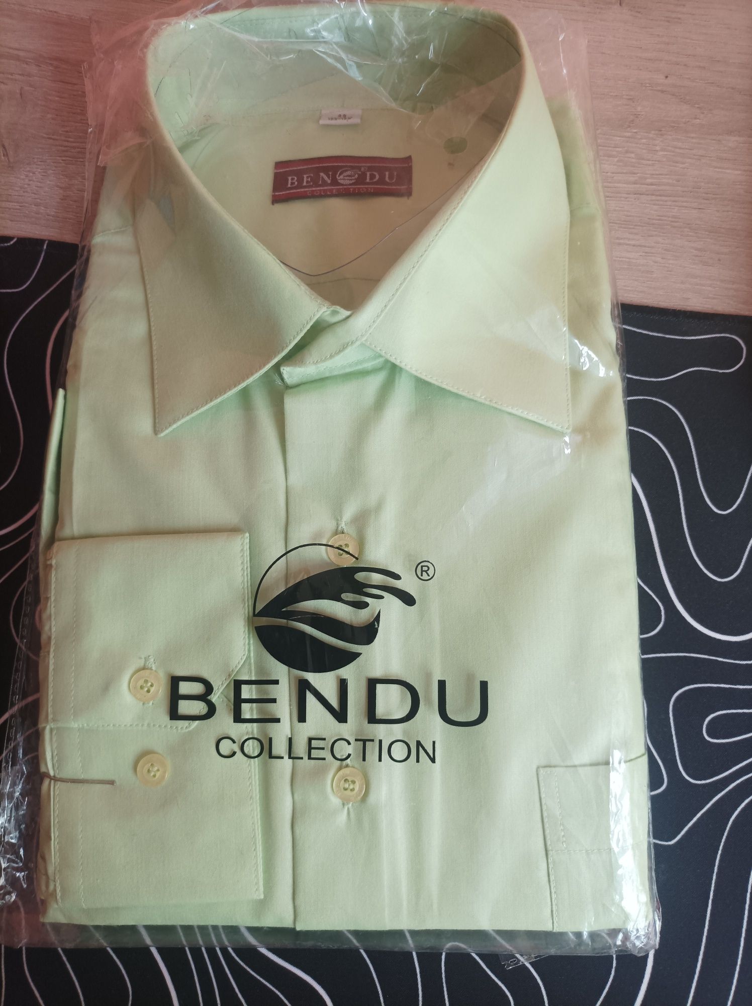 Салатова рубашка бренду bendu