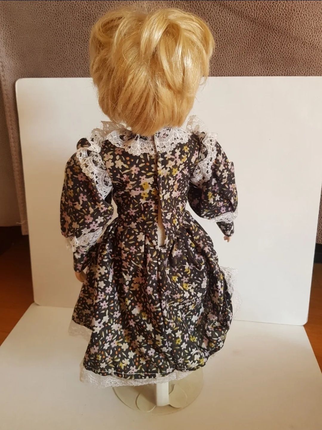 Boneca antiga porcelana